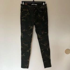 Zara camo jeans with gold hardware, size 6